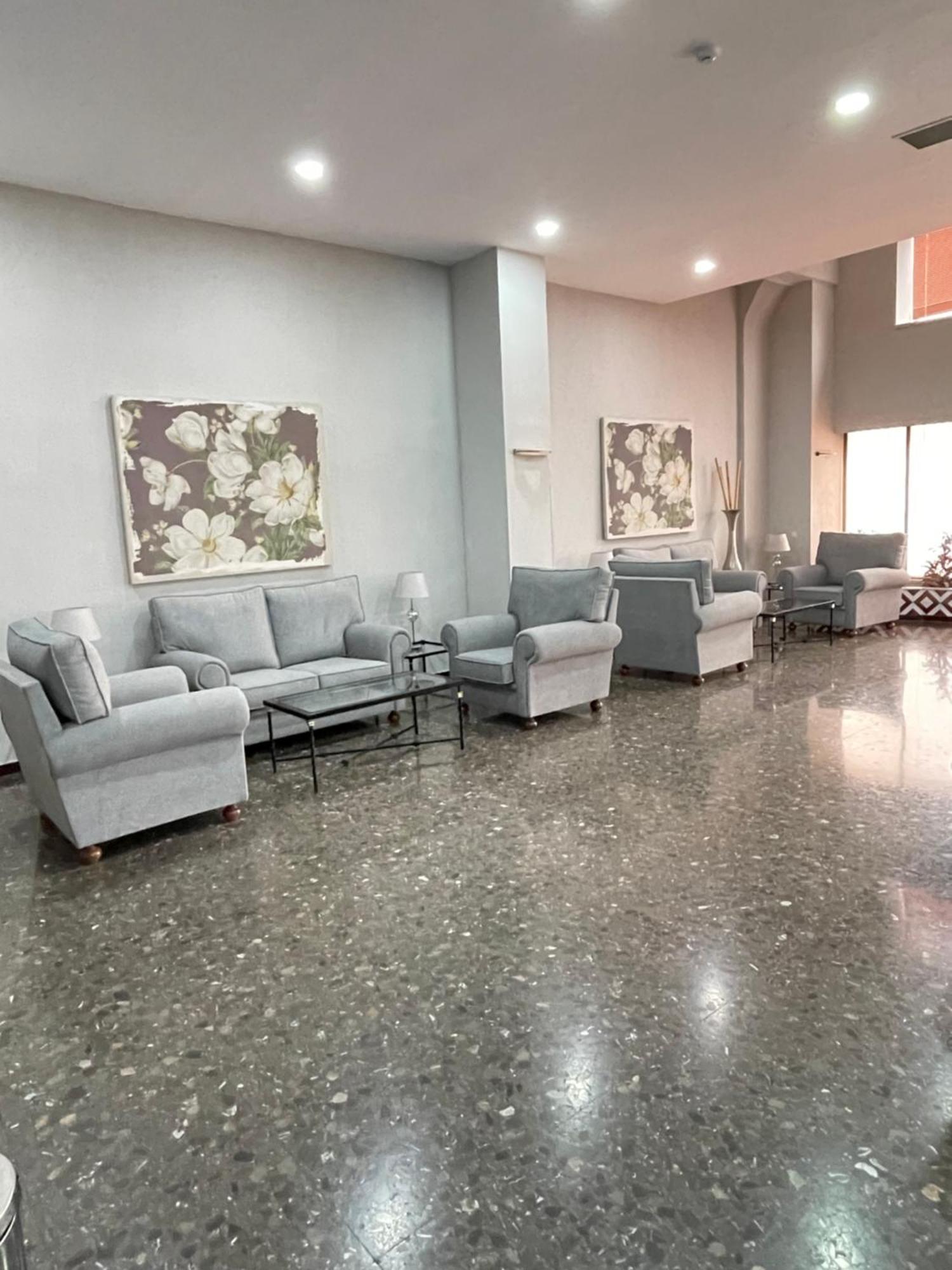 Resitur Luxury Suit 2 Seville Exterior photo